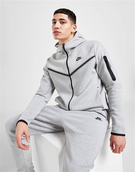 Grey Nike Tech Fleece 